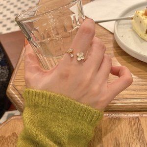 Gentle temperament delicate pearl flower ring girl